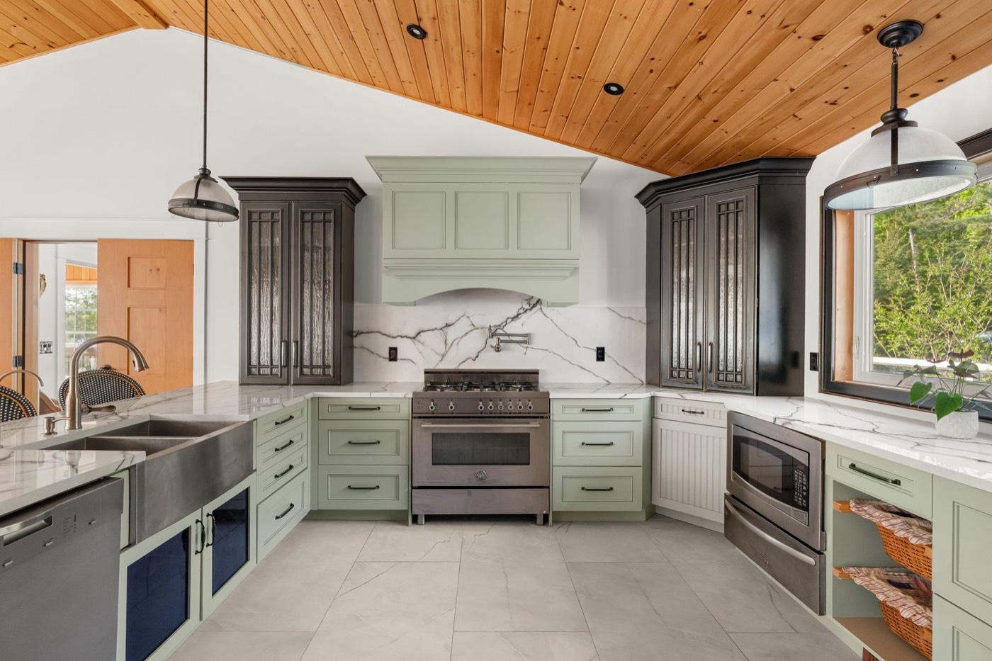 Chef's kitchen with Italian porcelain finishes